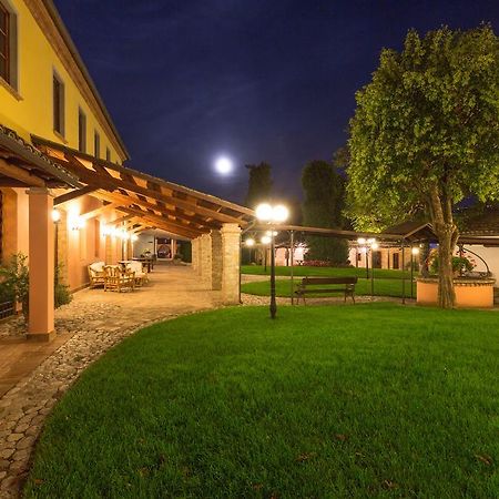 Corte Dei Tini Villa Vomano Luaran gambar