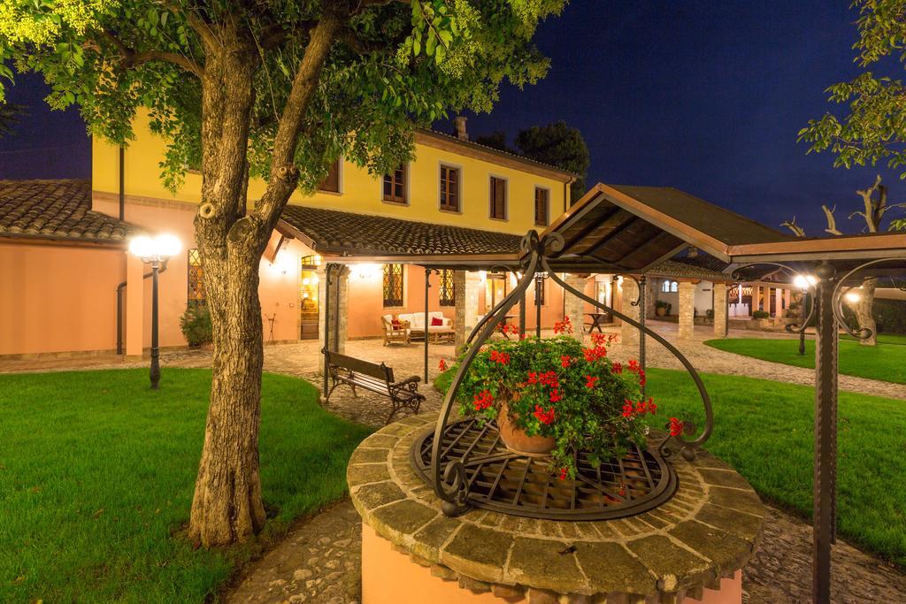 Corte Dei Tini Villa Vomano Luaran gambar