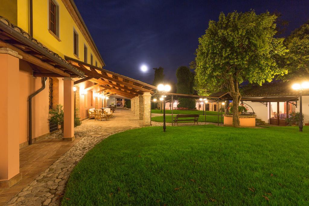 Corte Dei Tini Villa Vomano Luaran gambar