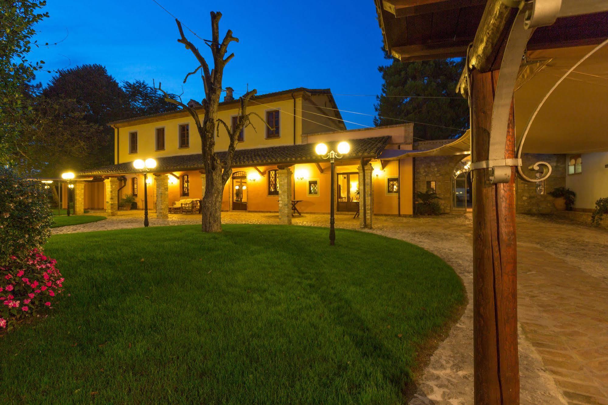 Corte Dei Tini Villa Vomano Luaran gambar