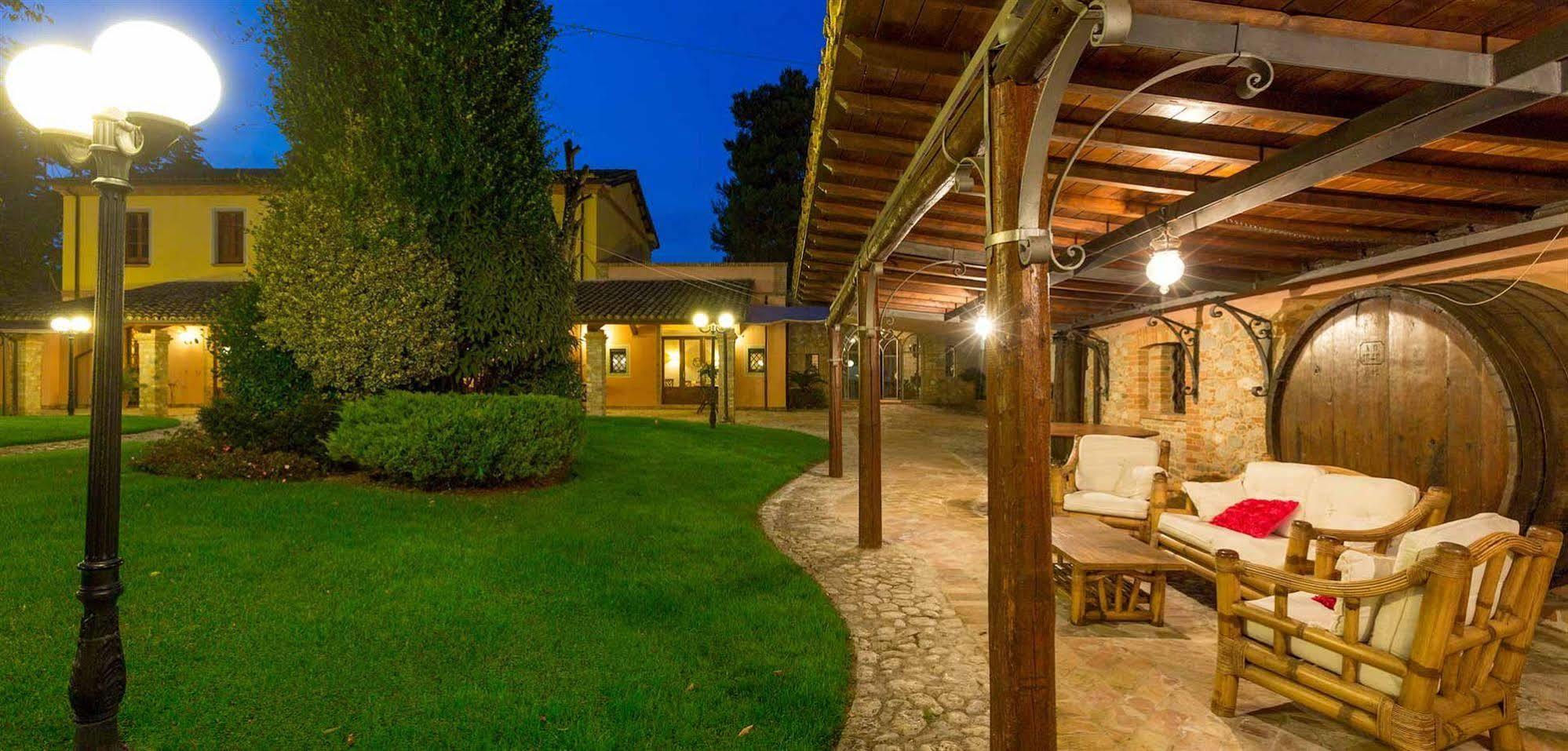 Corte Dei Tini Villa Vomano Luaran gambar
