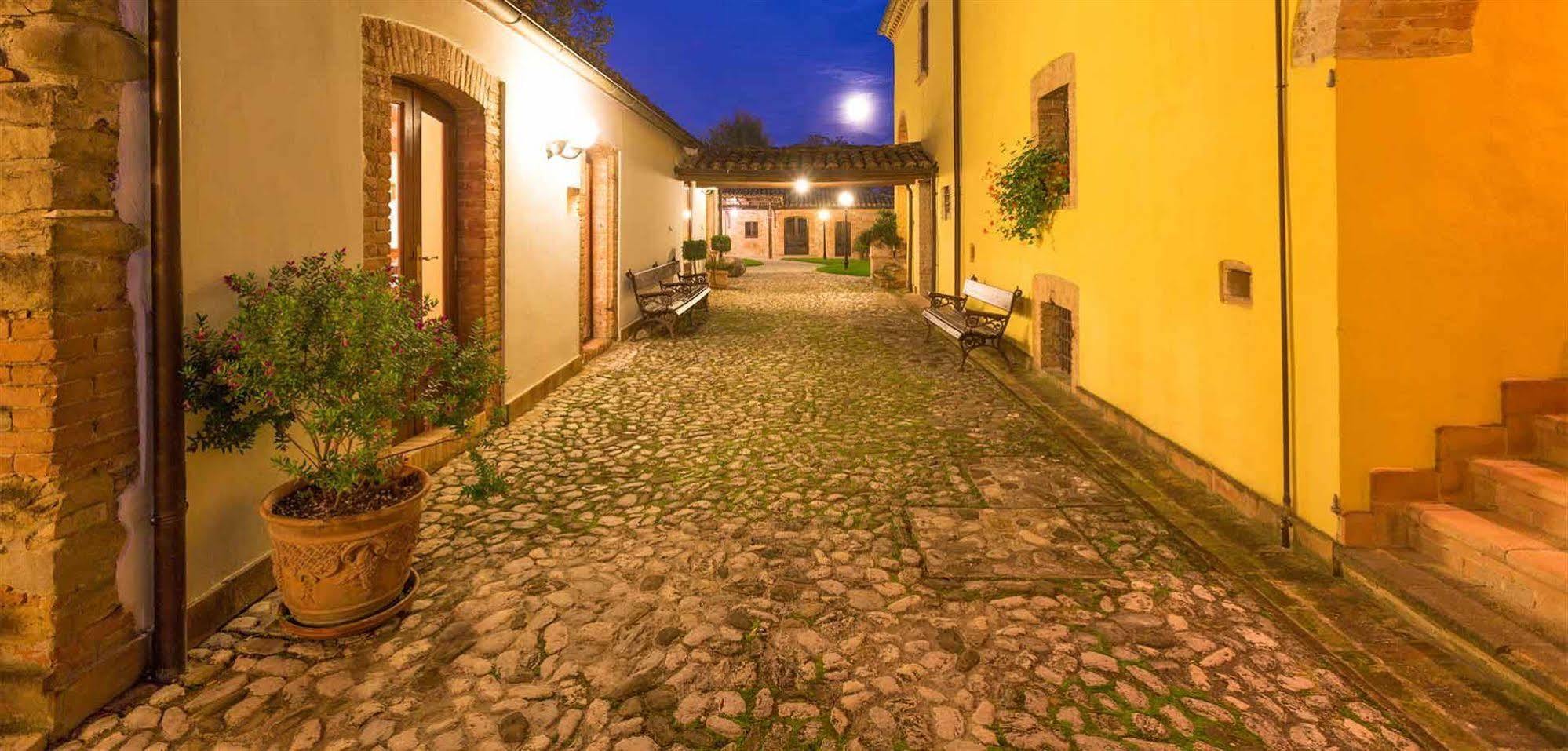Corte Dei Tini Villa Vomano Luaran gambar