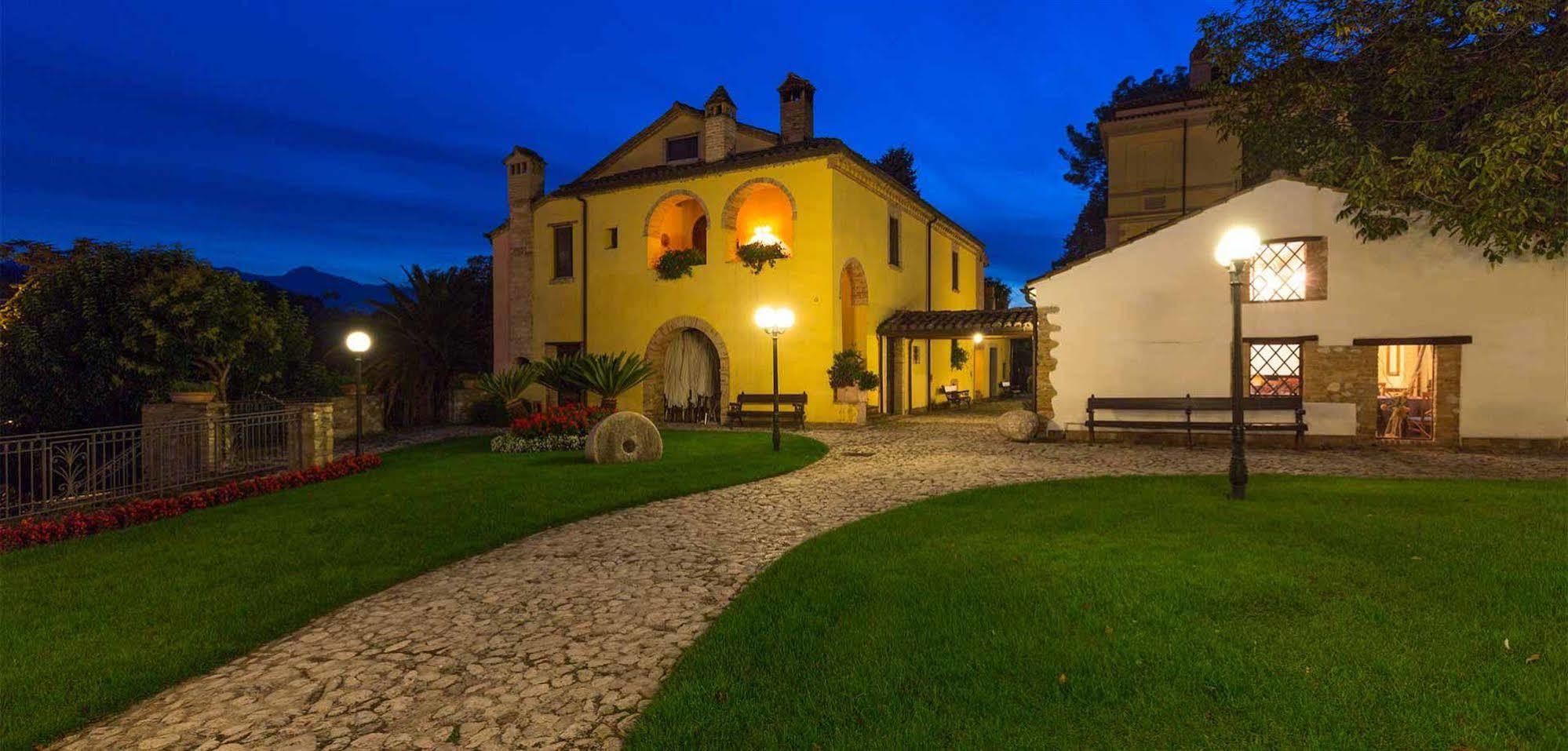 Corte Dei Tini Villa Vomano Luaran gambar