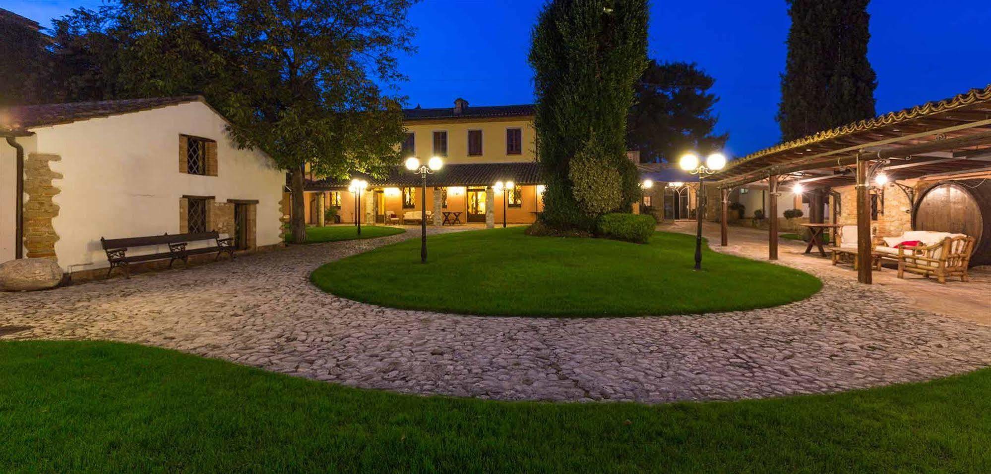 Corte Dei Tini Villa Vomano Luaran gambar
